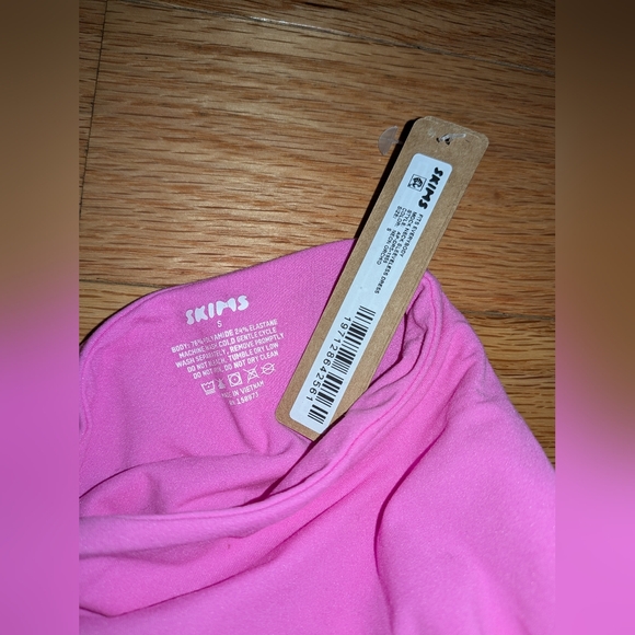 2. NWOT SKIMS FITS EVERYBODY MOCK NECK SLEEVELESS DRESS IN NEON ORCHID - Picture 6 of 6